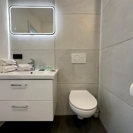 Emilia Otel *