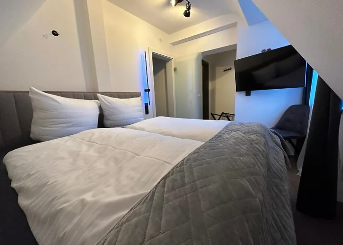 Hotel Emilia *